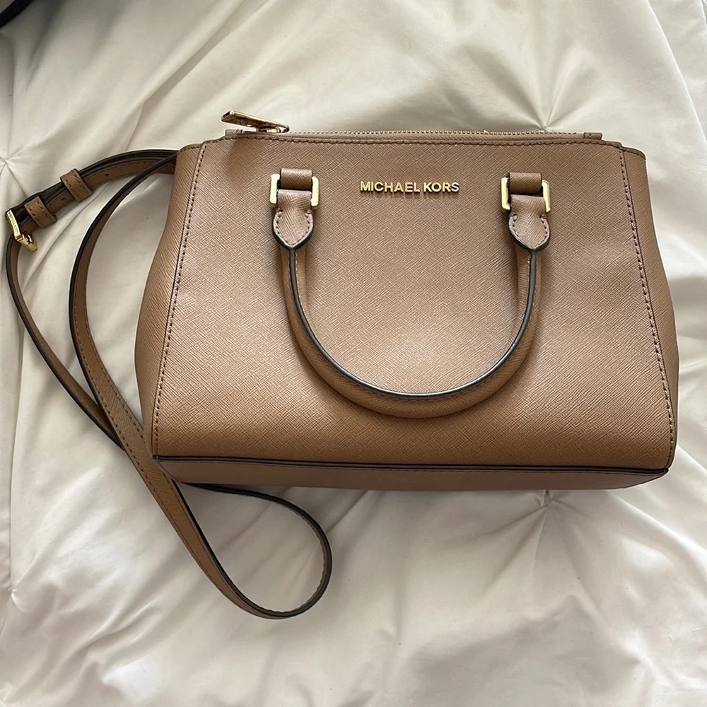 Michael Kors purse - Picture 1 of 5